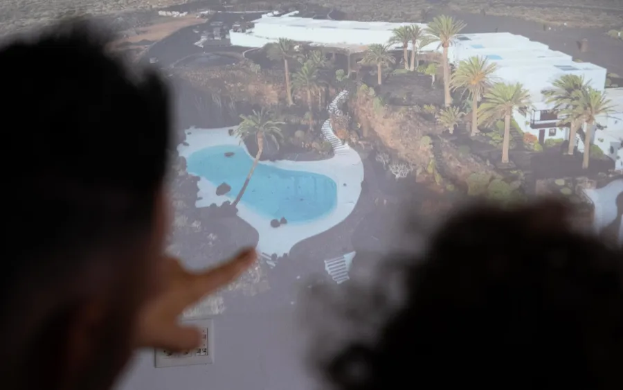 Los Centros habilitan una sala del Islote de Fermina para ofrecer una experiencia visual sobre Jameos del Agua y la Cueva de los Verdes a personas con movilidad reducida (PMR)