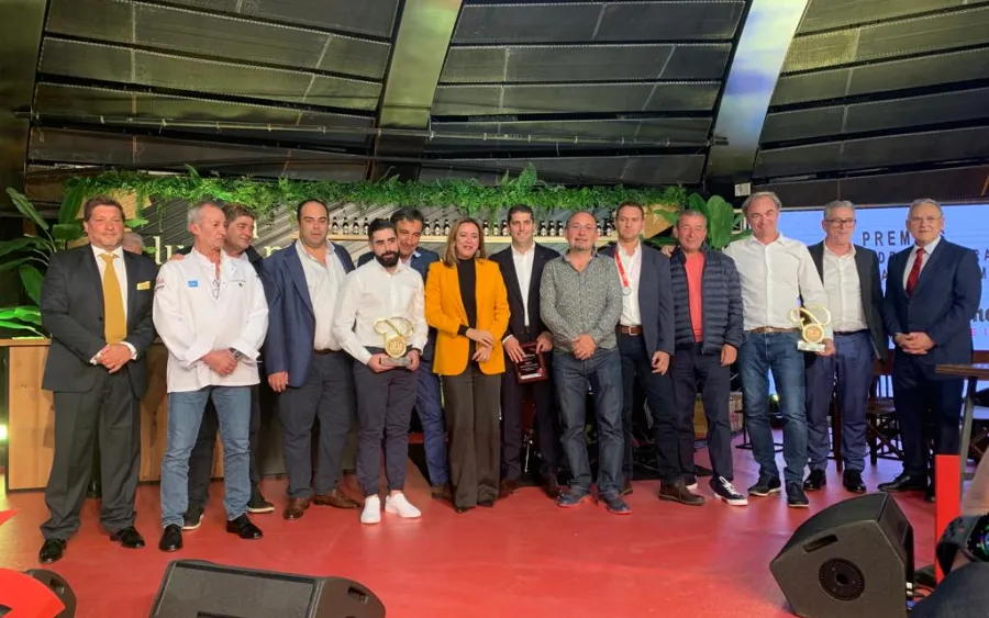 Los Centros Turísticos recogen el galardón “Canarias sabe a tradición”concedido al restaurante de la Casa Museo del Campesino en la X edición de los premios ‘Qué bueno Canarias Mahou’