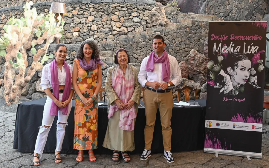 El Jardín de Cactus, pasarela natural del desfile Reencuentro Media Lúa de diseños tintados con cochinilla