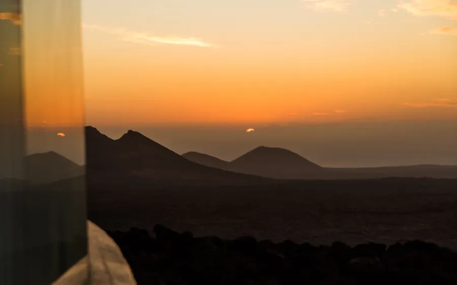 Timanfaya: tierra que late, vientre de fuego