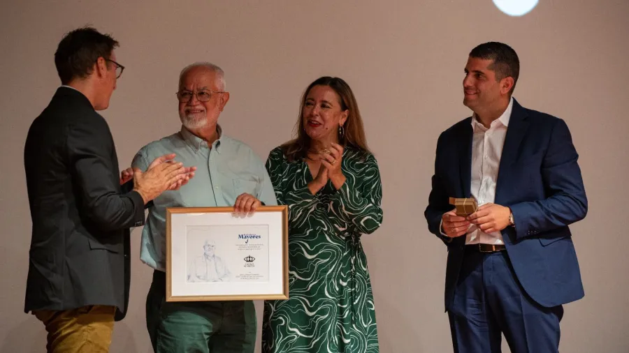 Homenaje Palabras Mayores