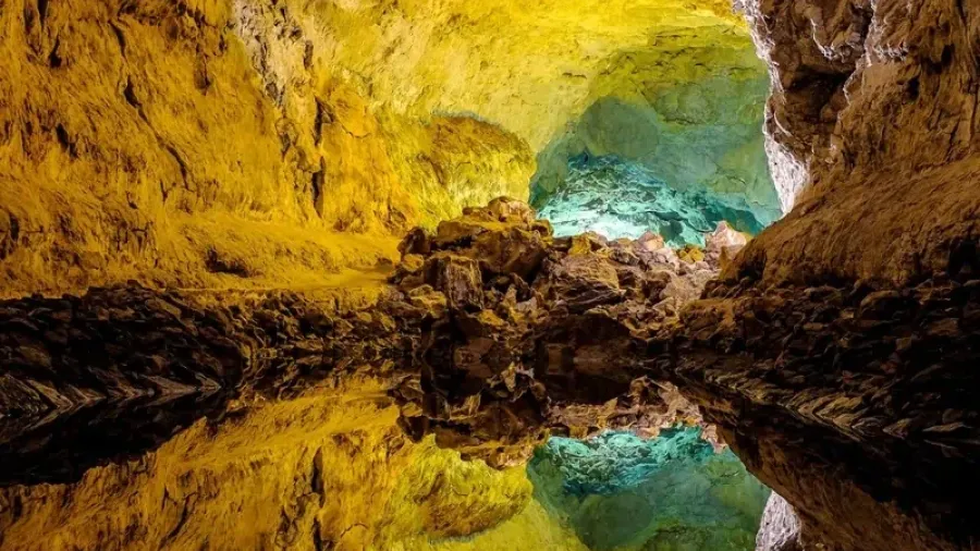 colores-cueva-los-verdes
