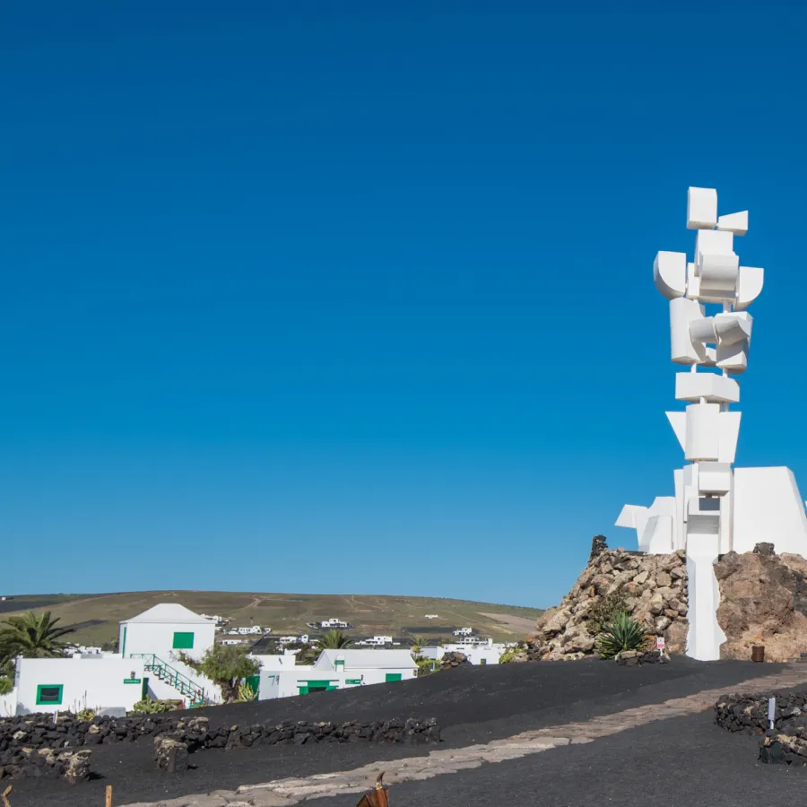 Los Centros de Arte, Cultura y Turismo firman el contrato para la restauración de la Escultura de la Fecundidad
