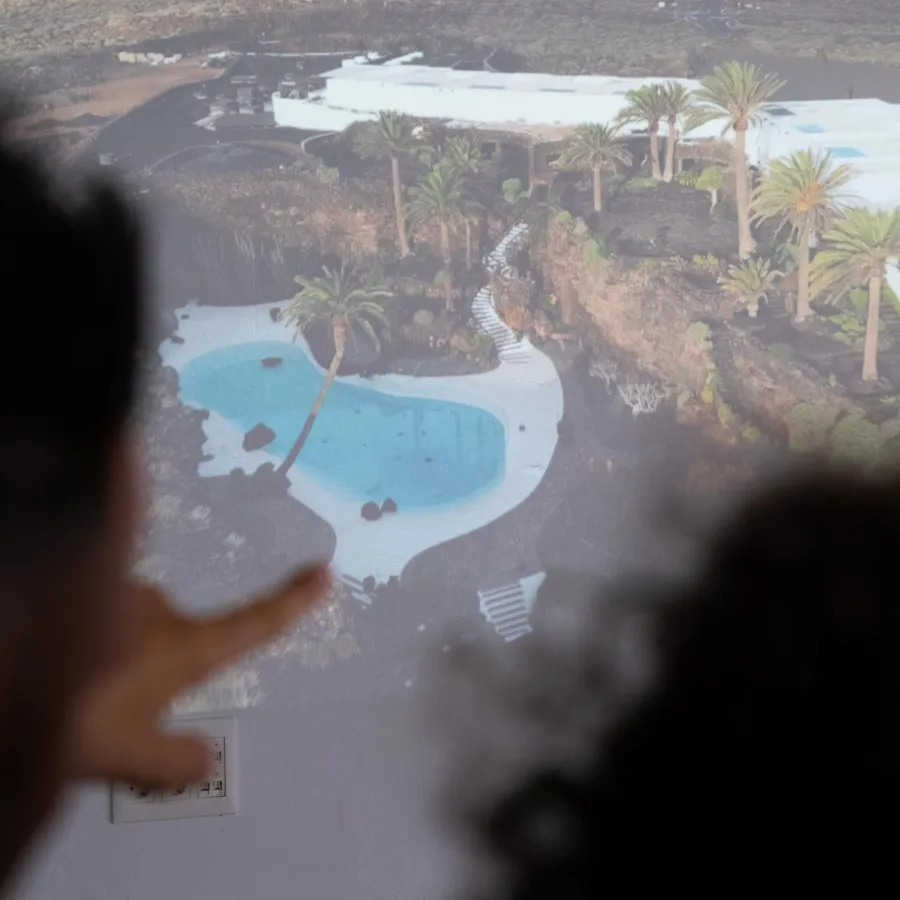 Los Centros habilitan una sala del Islote de Fermina para ofrecer una experiencia visual sobre Jameos del Agua y la Cueva de los Verdes a personas con movilidad reducida (PMR)
