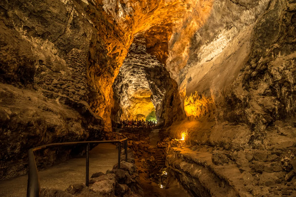 cueva de los verdes